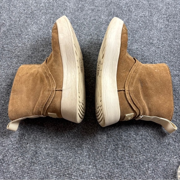 UGG Women’s Classic Boom Bootie Slip On Camel/Cream Winter Boots size: 9 - Picture 6 of 14